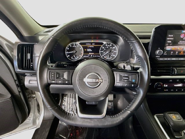 Used 2022 Nissan Pathfinder SV w/ SV Premium Package AWD/4WD image 12