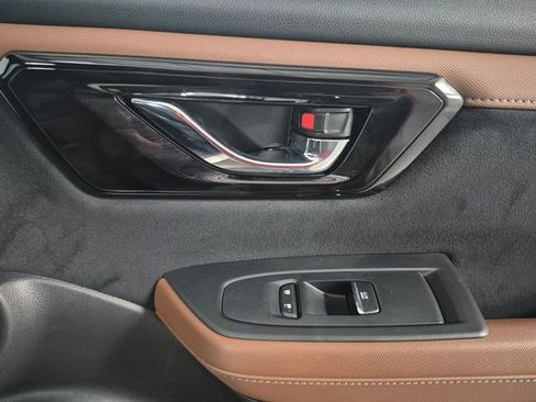 Used 2025 Subaru Forester Touring w/ Popular Package - Touring image 34