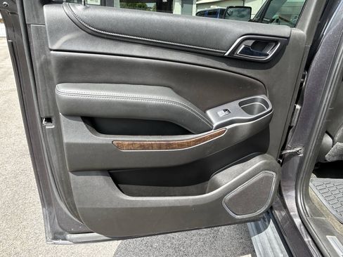 Used 2018 Chevrolet Suburban LT AWD/4WD image 23