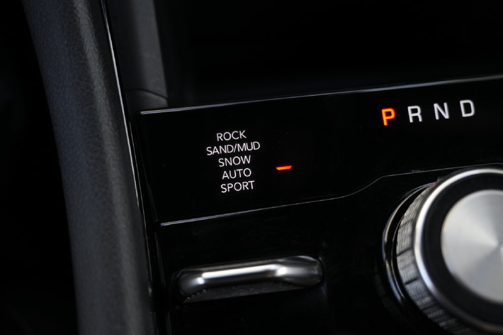 Used 2023 Jeep Grand Cherokee Overland AWD/4WD image 66