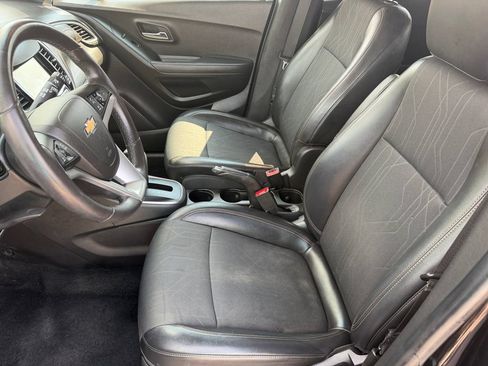 Used 2019 Chevrolet Trax LT w/ LT Convenience Package FWD image 10