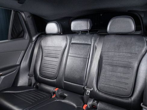 New 2025 Mercedes-Benz GLC 300 image 28