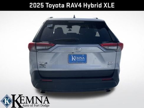 Used 2025 Toyota RAV4 XLE image 4