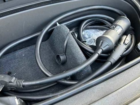 Used 2023 Volvo XC40 Recharge Ultimate image 10