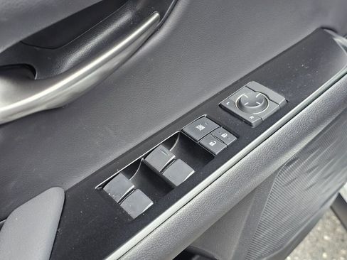 Used 2024 Lexus UX 250h F Sport AWD/4WD image 28