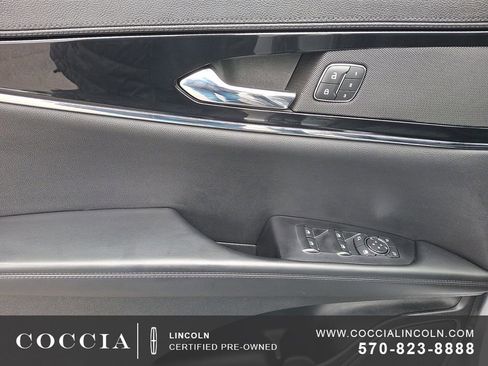Certified 2022 Lincoln Nautilus Reserve AWD/4WD image 12