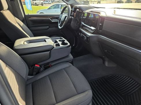 Used 2024 Chevrolet Silverado 1500 LT AWD/4WD image 39