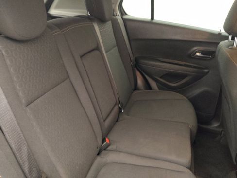 Used 2020 Chevrolet Trax LS FWD image 19