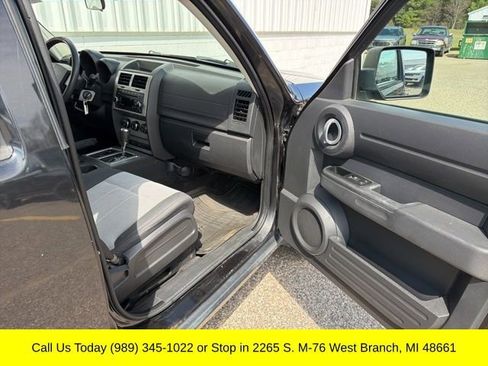 Used 2008 Dodge Nitro SE w/ Travel Convenience Group AWD/4WD image 30