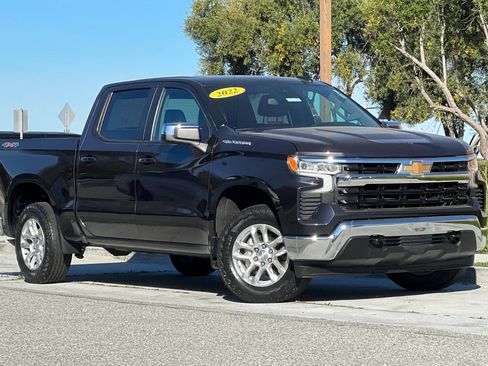 Used 2022 Chevrolet Silverado 1500 LT AWD/4WD image 2