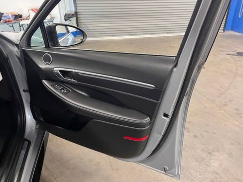 Used 2023 Hyundai Sonata Limited image 12