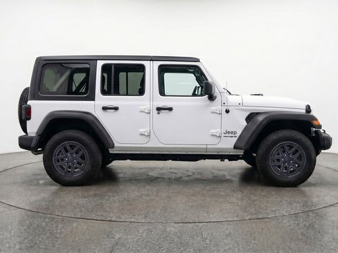 Used 2025 Jeep Wrangler Unlimited Sport AWD/4WD image 11