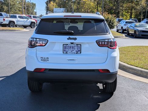 New 2026 Jeep Compass Latitude w/ Sun and Sound Group image 6