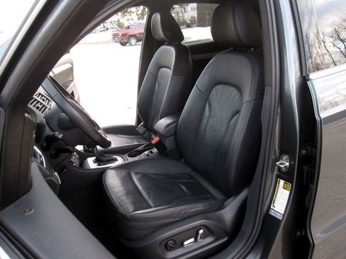 Used 2018 Audi Q3 2.0T Premium Plus w/ Premium Plus Package image 19