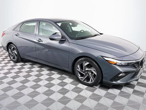 Used 2024 Hyundai Elantra SEL FWD image 30