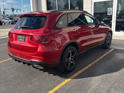 Used 2022 Mercedes-Benz GLC 300 4MATIC image 4