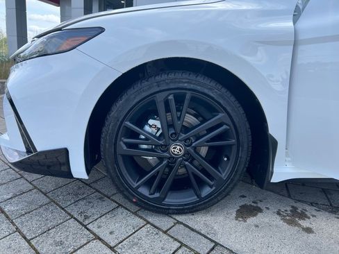 New 2026 Toyota Camry Hybrid image 18