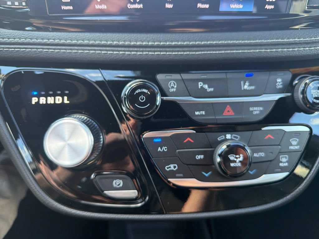 New 2027 Chrysler Pacifica Select w/ Family Tech Group FWD image 19
