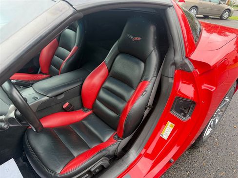 Used 2007 Chevrolet Corvette Coupe w/ Preferred Equipment Group RWD image 10