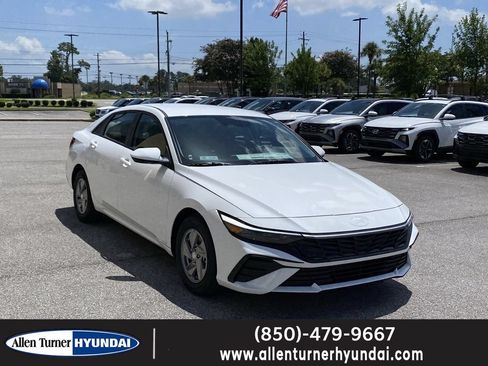 New 2026 Hyundai Elantra SE FWD image 1