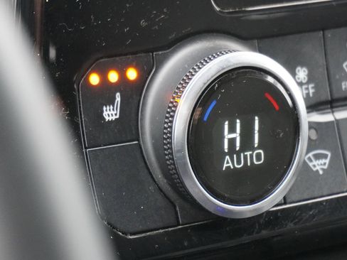 Used 2022 Toyota Highlander XLE image 28