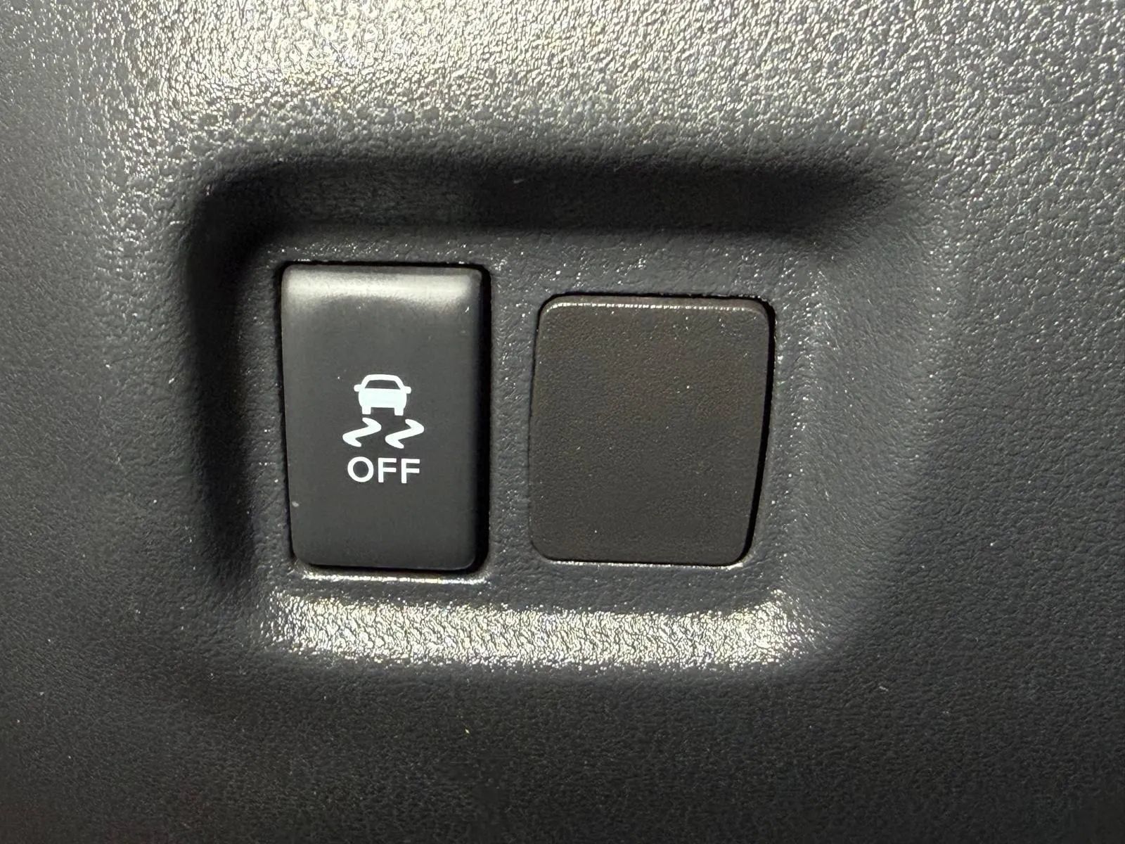 Used 2019 Nissan Versa S Plus FWD image 27