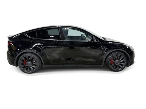 Certified 2023 Tesla Model Y Performance AWD/4WD image 7