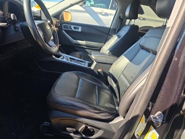 Used 2023 Ford Explorer XLT w/ Equipment Group 202A AWD/4WD image 22
