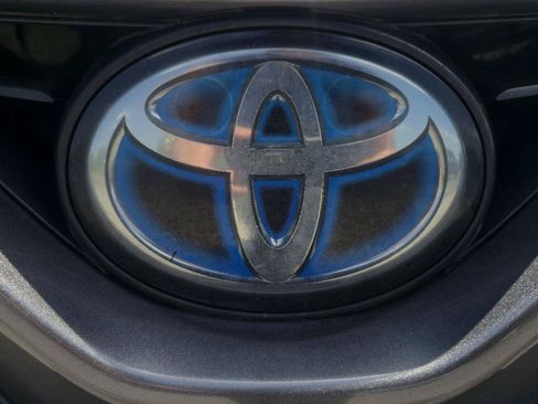 Used 2020 Toyota Camry SE FWD image 9