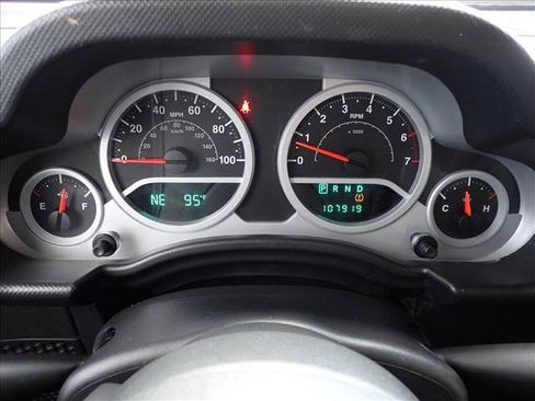 Used 2010 Jeep Wrangler Unlimited Rubicon AWD/4WD image 21