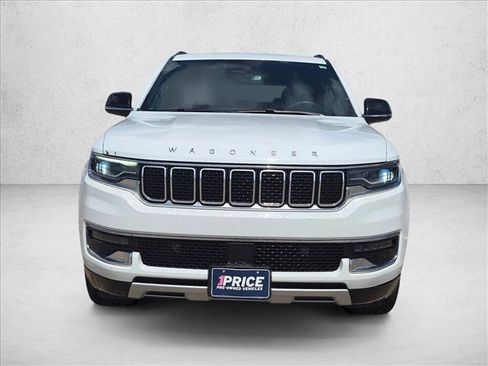 Used 2024 Jeep Wagoneer L Series II RWD image 17