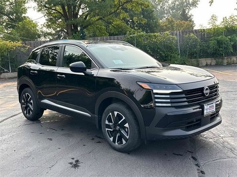 New 2025 Nissan Kicks SV w/ SV Premium Package image 3