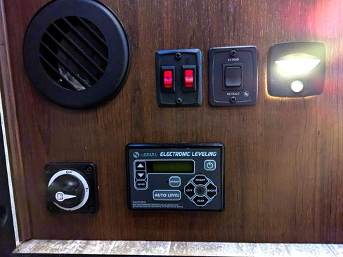 Used 2019 Chevrolet Express 4500 w/ RV Package image 23