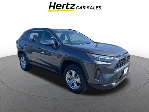 Used 2025 Toyota RAV4 XLE image 1