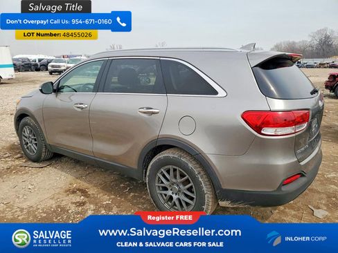 Used 2016 Kia Sorento LX image 3