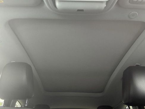 Used 2021 Lincoln Corsair FWD w/ Premium Package image 16