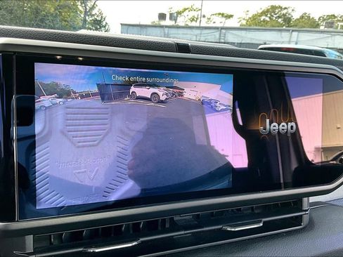 Used 2024 Jeep Wrangler Sport S image 14