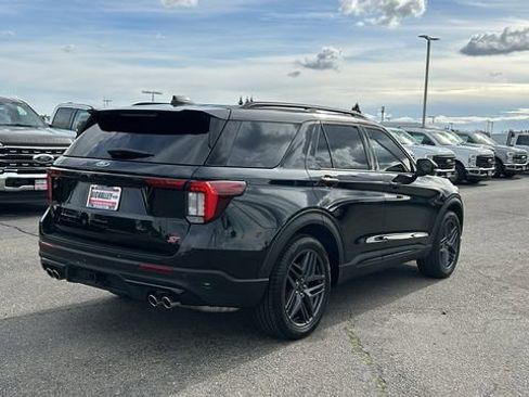 Certified 2025 Ford Explorer ST image 3