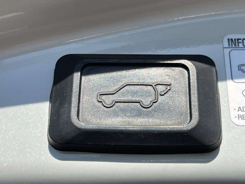 Used 2015 Toyota RAV4 Limited w/ Technology Package AWD/4WD image 36