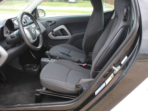 Used 2013 smart fortwo pure RWD image 15