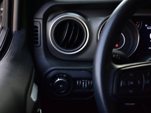 Certified 2021 Jeep Wrangler Unlimited Sport image 44