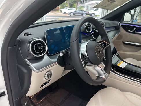 Used 2025 Mercedes-Benz C 300 Sedan image 9
