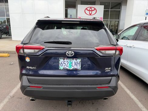 Used 2020 Toyota RAV4 XLE w/ Convenience Package AWD/4WD image 5