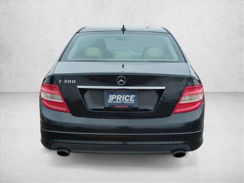 Used 2011 Mercedes-Benz C 300 Sport image 7