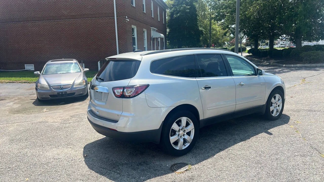 Used 2017 Chevrolet Traverse LT w/ Style and Technology Package AWD/4WD image 5