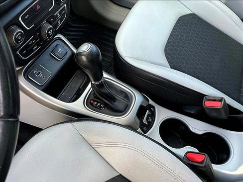 Used 2019 Jeep Compass Latitude image 11