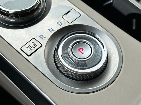 Used 2023 Genesis GV70 2.5T w/ Select Package image 25