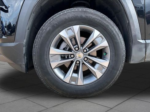 Used 2025 Chevrolet Equinox LT FWD image 12