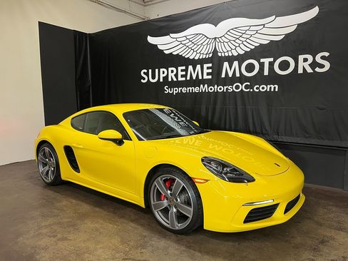 Used 2020 Porsche 718 Cayman S image 2