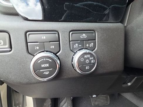 New 2026 GMC Sierra 2500 SLE w/ Preferred Package image 29